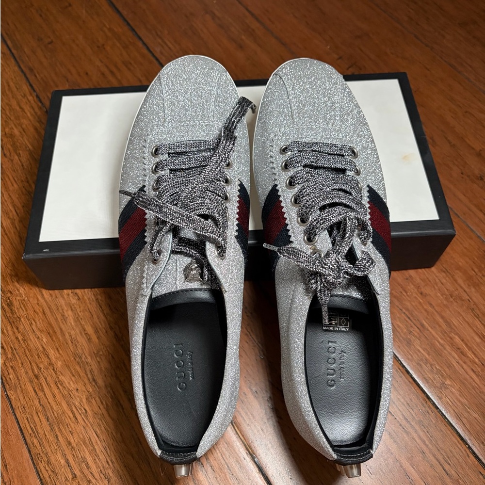 Gucci Men's Glitter Gray Sneakers with Red Stripes